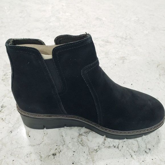 Clarks Collection Women's Size 7 W Airabell Suede Wedge Ankle Bootie Black NEW - Picture 11 of 13